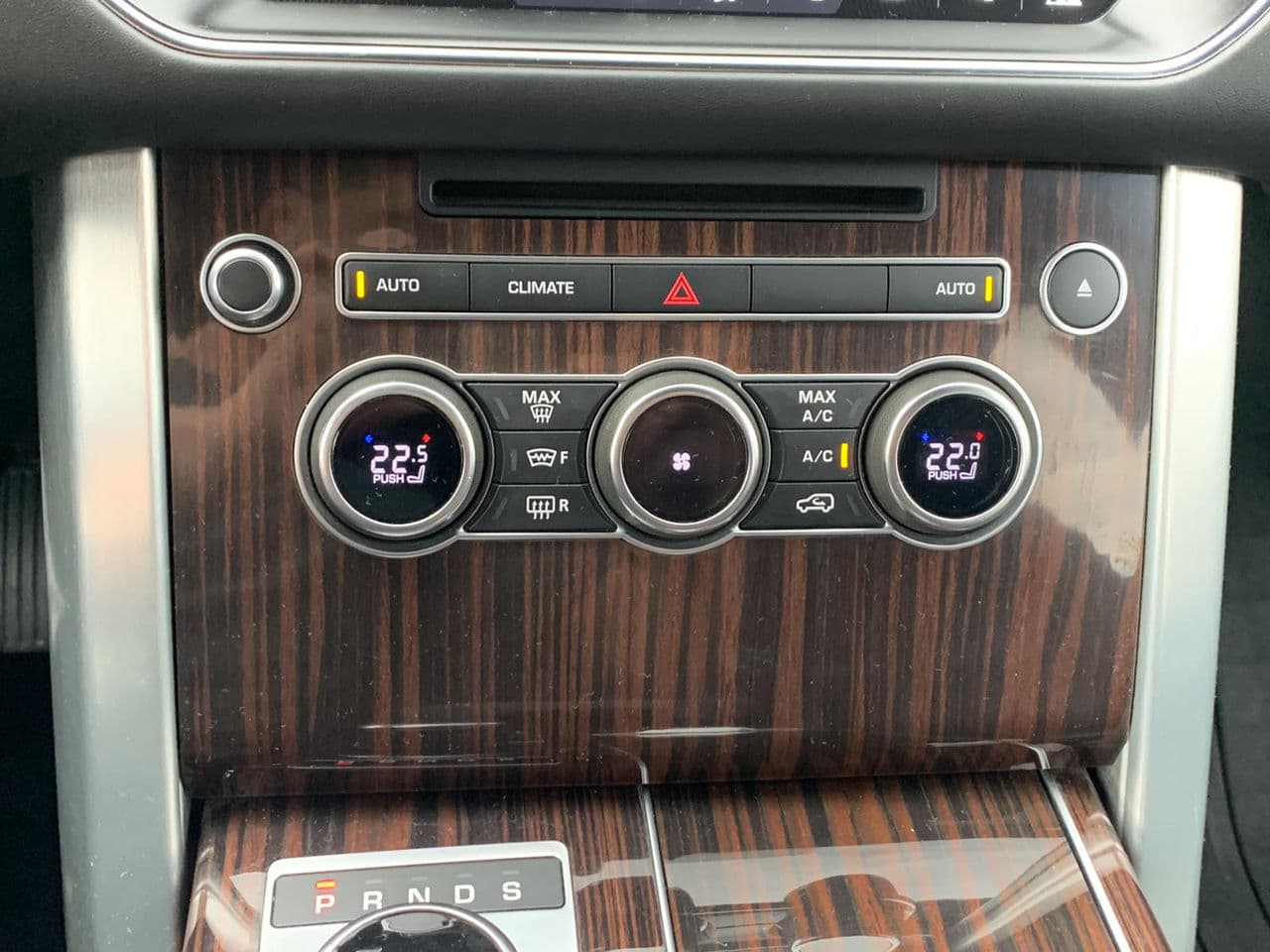 Land Rover Range Rover Vogue 2016 — Миниатюра 12