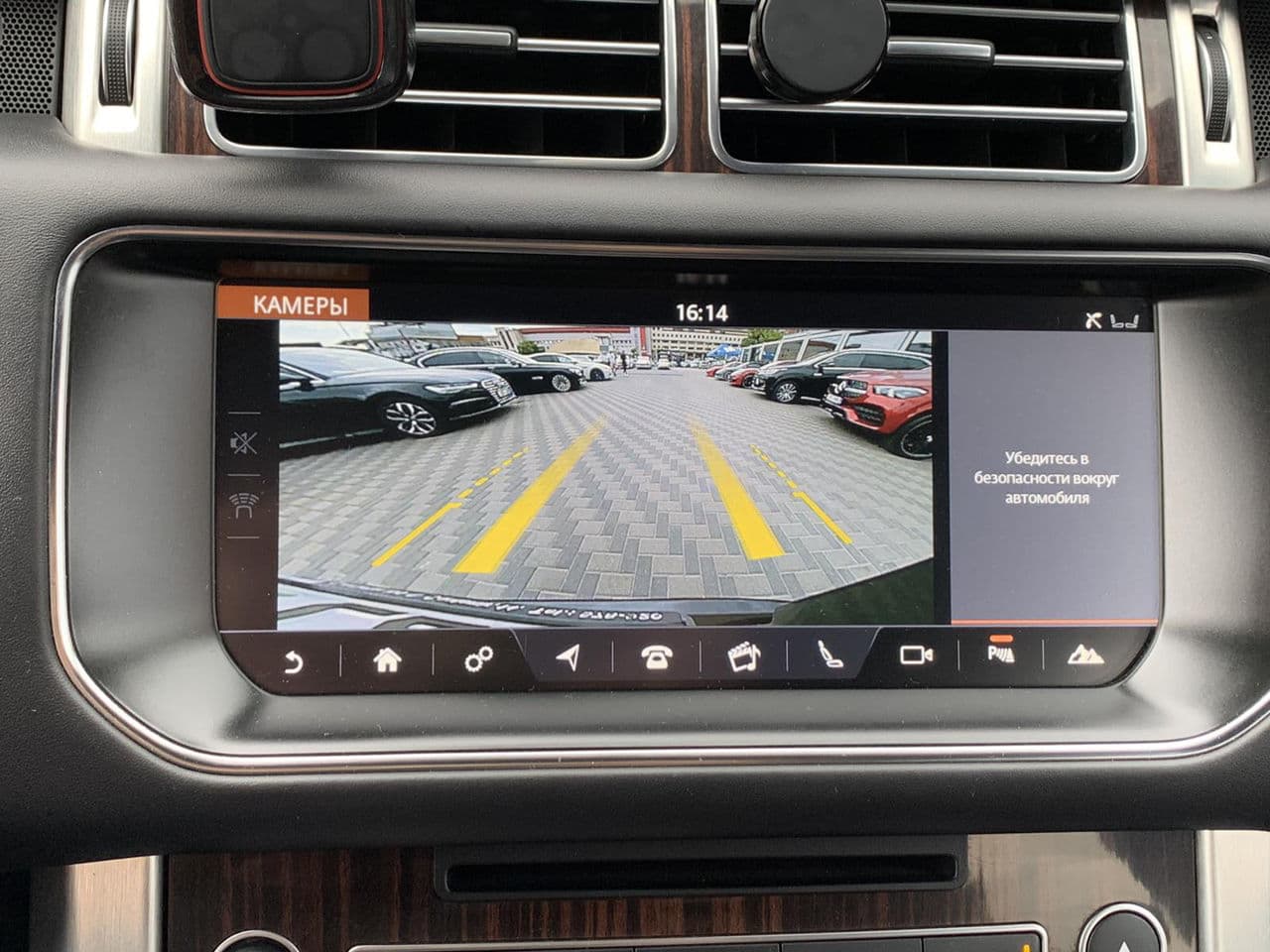 Land Rover Range Rover Vogue 2016 — Миниатюра 11