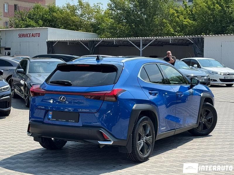 Lexus UX 250h 2019 — Миниатюра 2