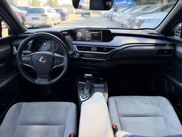 2019 Lexus UX 250h — Miniatură 8