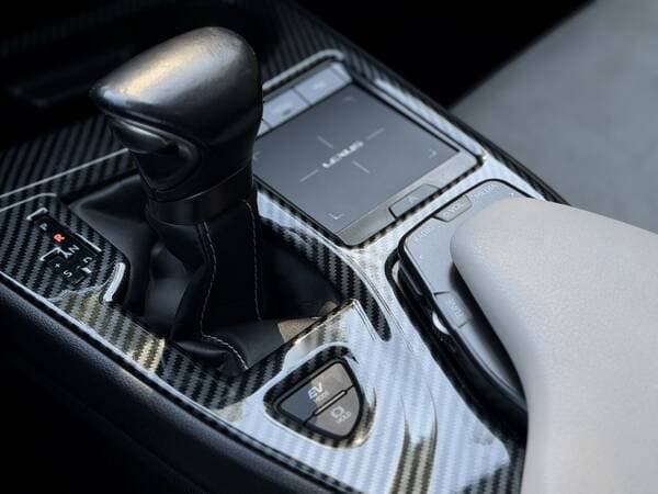 2019 Lexus UX 250h — Miniatură 13