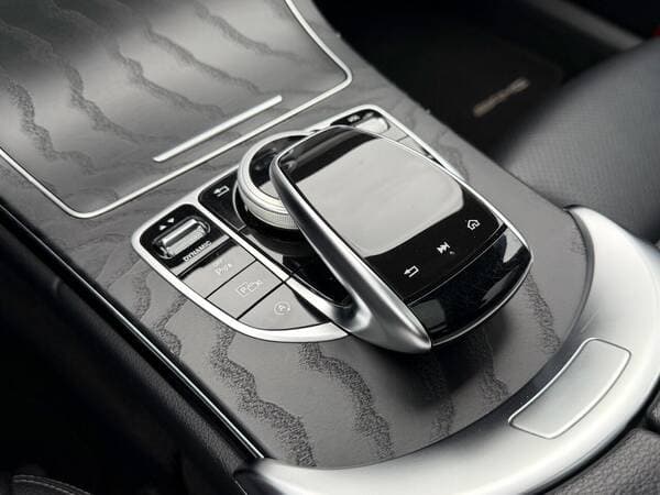 Mercedes C 300 2018 — Миниатюра 12