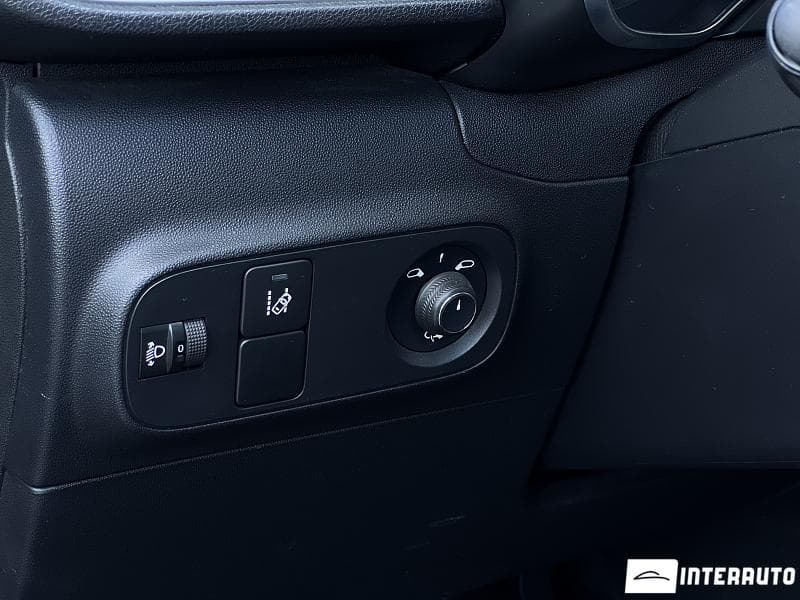 Citroen C3 2018 — Миниатюра 17