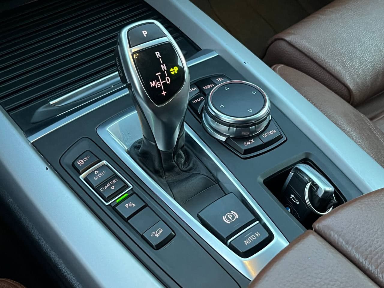 BMW X5 2.5D 2016 — Миниатюра 16