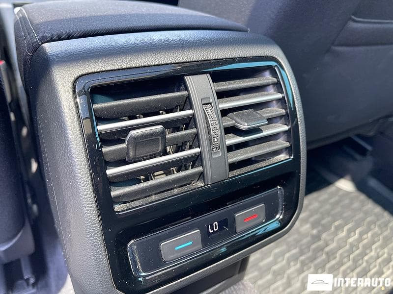 2016 Volkswagen Passat — Miniatură 15