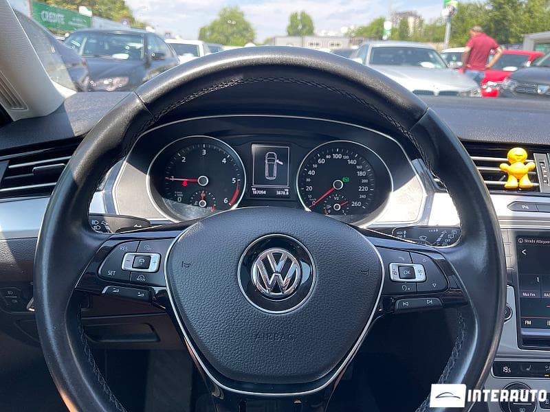 2016 Volkswagen Passat — Miniatură 7