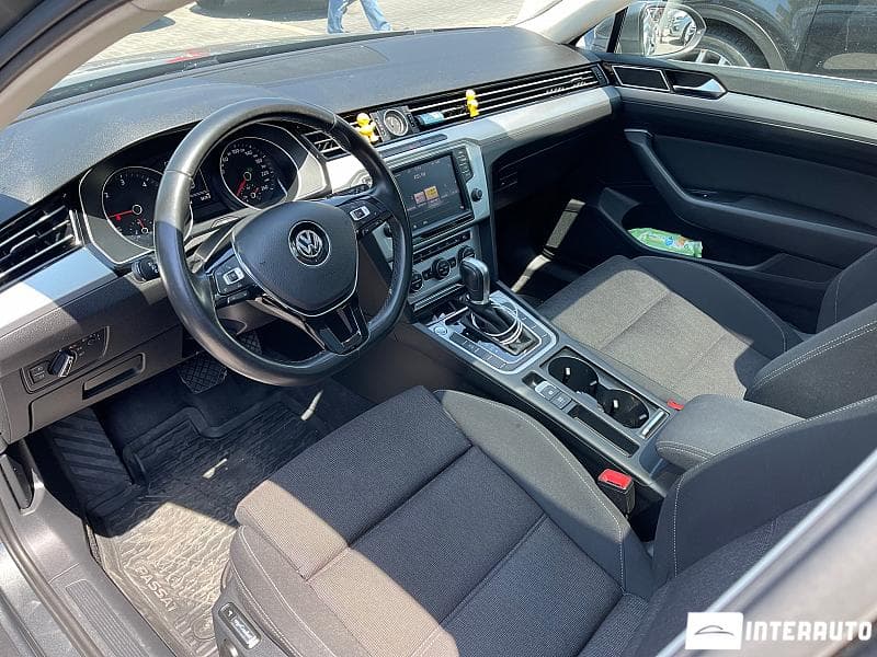 2016 Volkswagen Passat — Miniatură 5