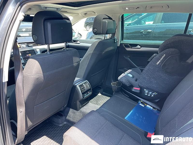 2016 Volkswagen Passat — Miniatură 21
