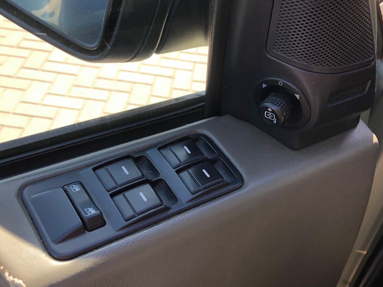 Land Rover Discovery 2006 — Миниатюра 15