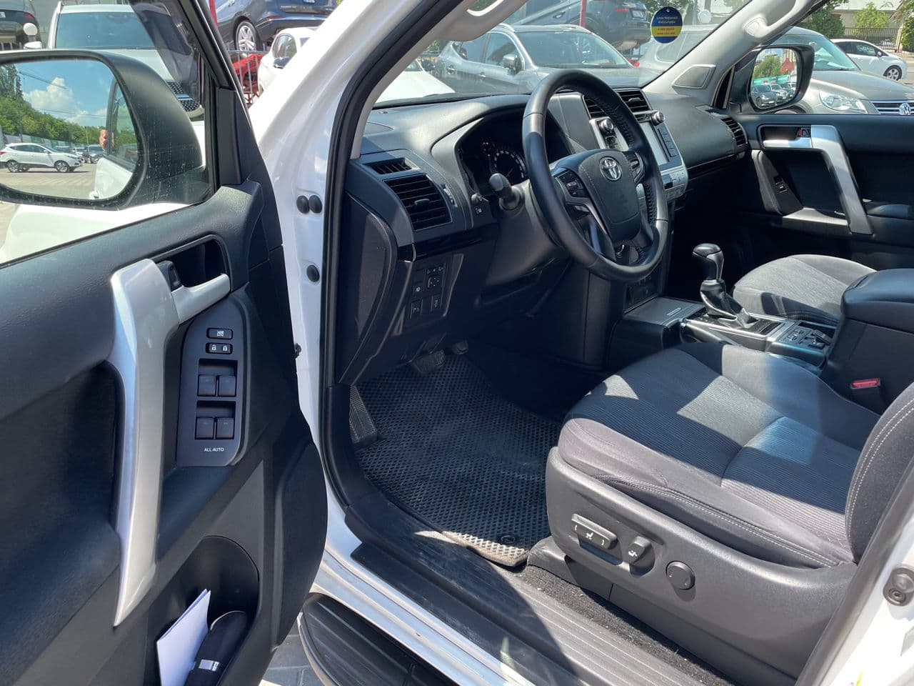 2017 Toyota Land Cruiser Prado — Miniatură 8