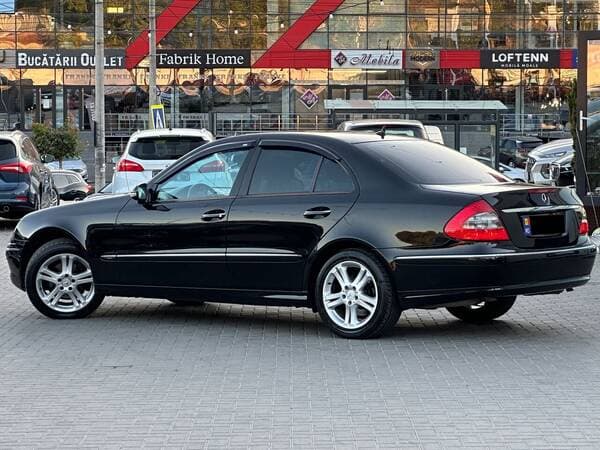 2008 Mercedes E 200 — Miniatură 3