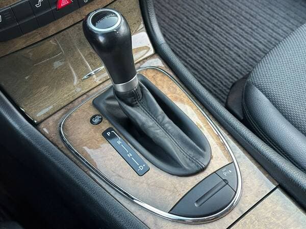 2008 Mercedes E 200 — Miniatură 12