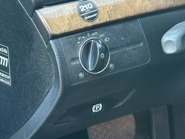 2008 Mercedes E 200 — Miniatură 14