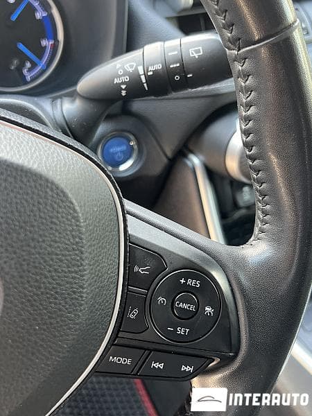 Toyota Rav-4 2018 — Миниатюра 12