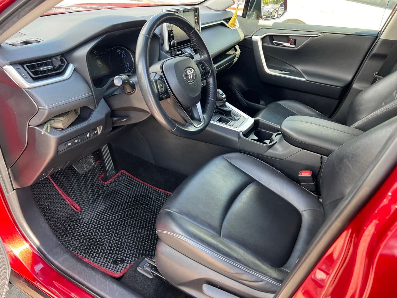 Toyota Rav-4 2018 — Миниатюра 6