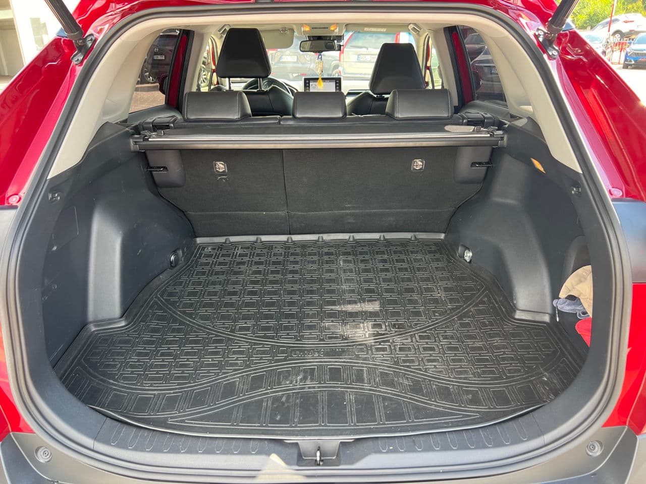 Toyota Rav-4 2018 — Миниатюра 23