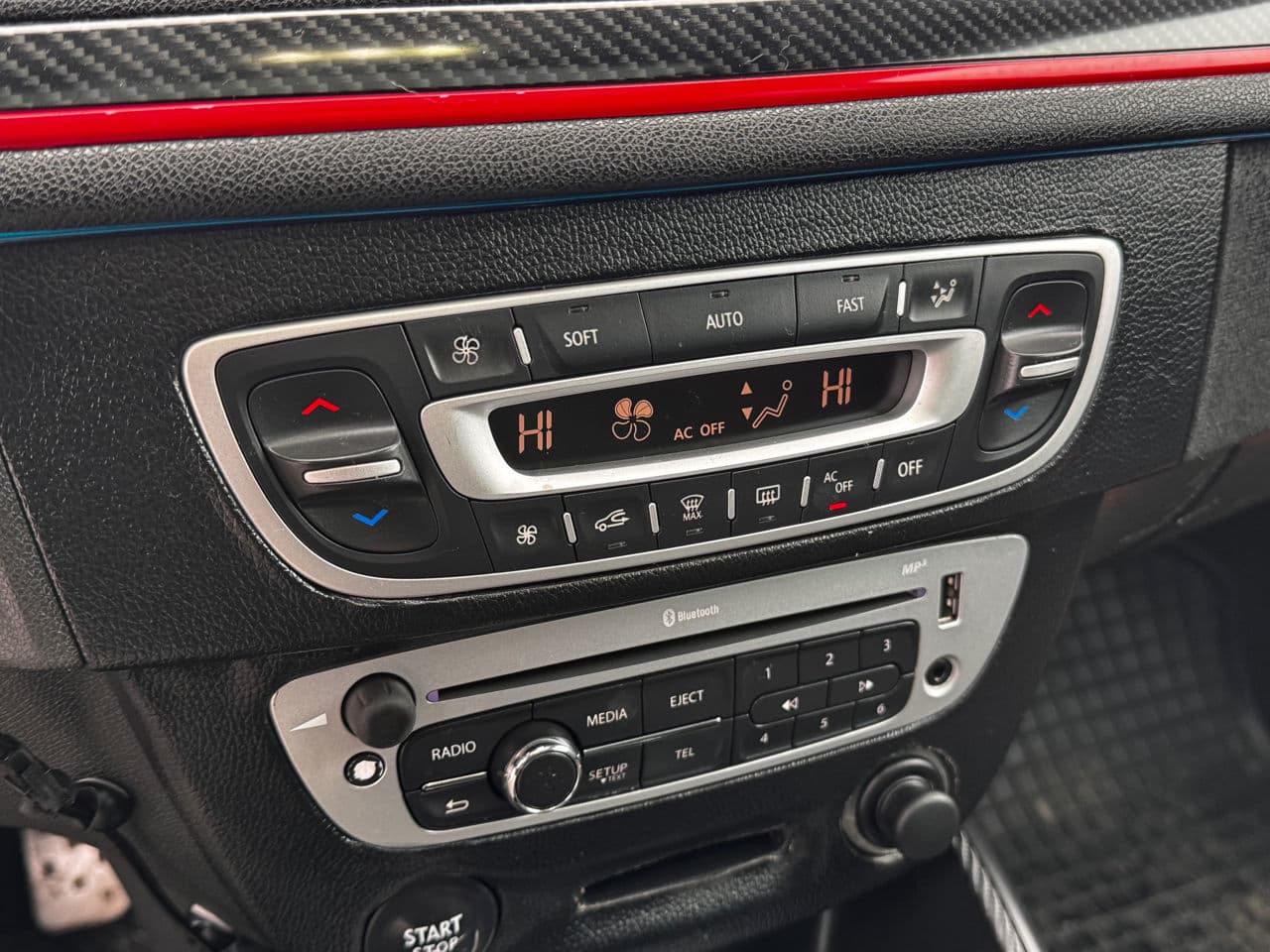 Renault Megane 2012 — Миниатюра 12