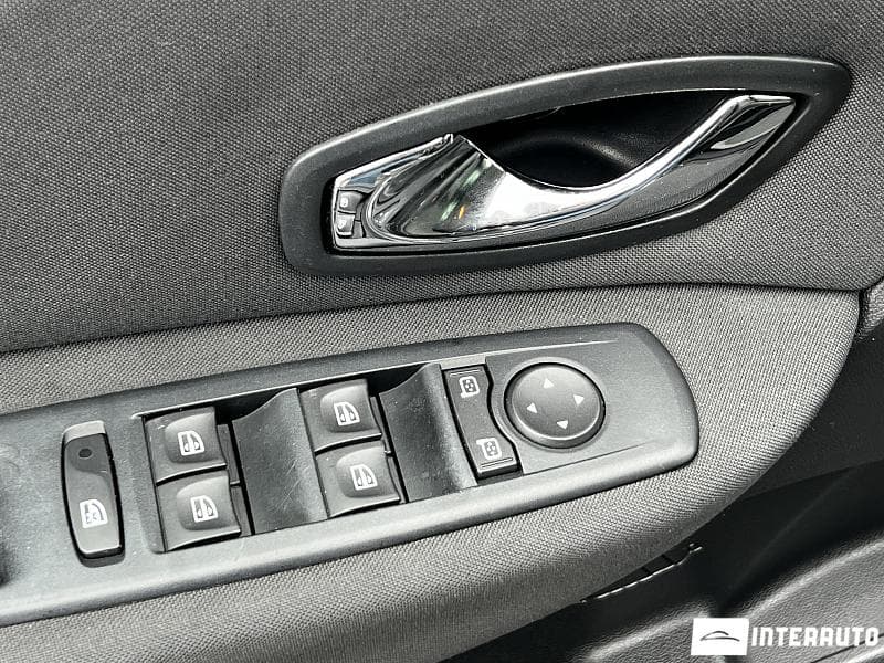 2011 Renault Scenic — Miniatură 10