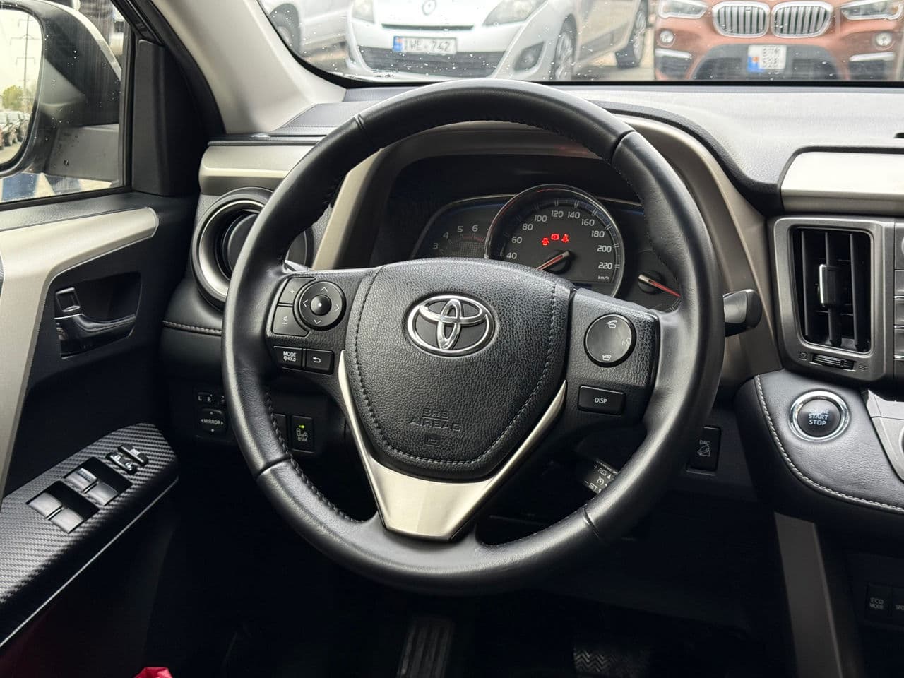 Toyota Rav-4 2015 — Миниатюра 12