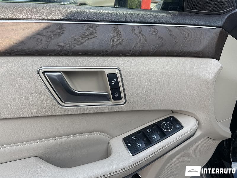 Mercedes E 220 2013 — Миниатюра 12