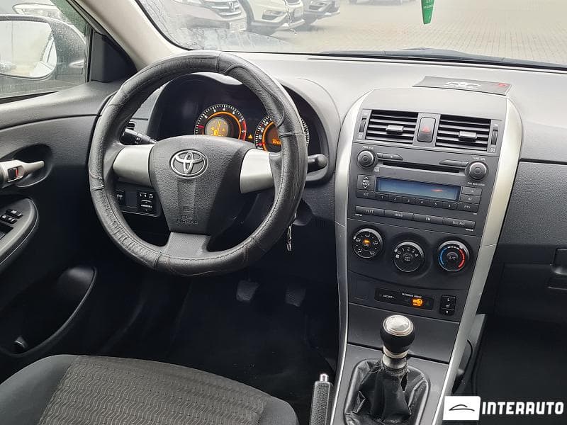 2013 Toyota Corolla — Miniatură 10