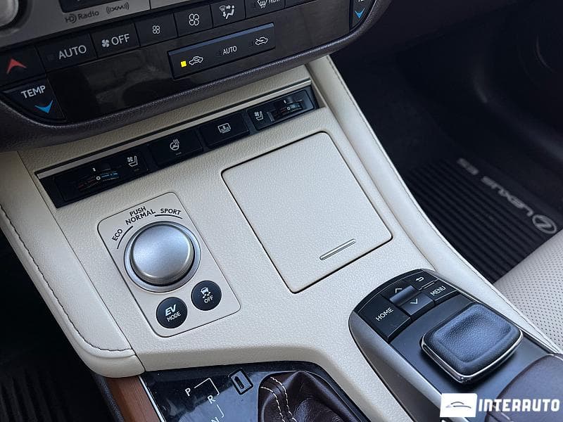 2018 Lexus ES 300h — Miniatură 10