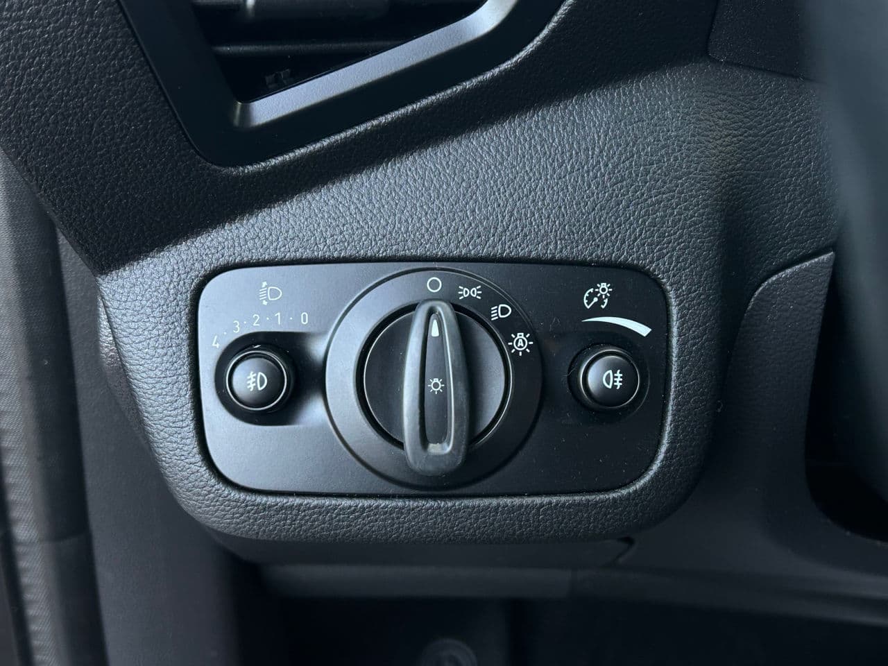 Ford Kuga 2017 — Миниатюра 8