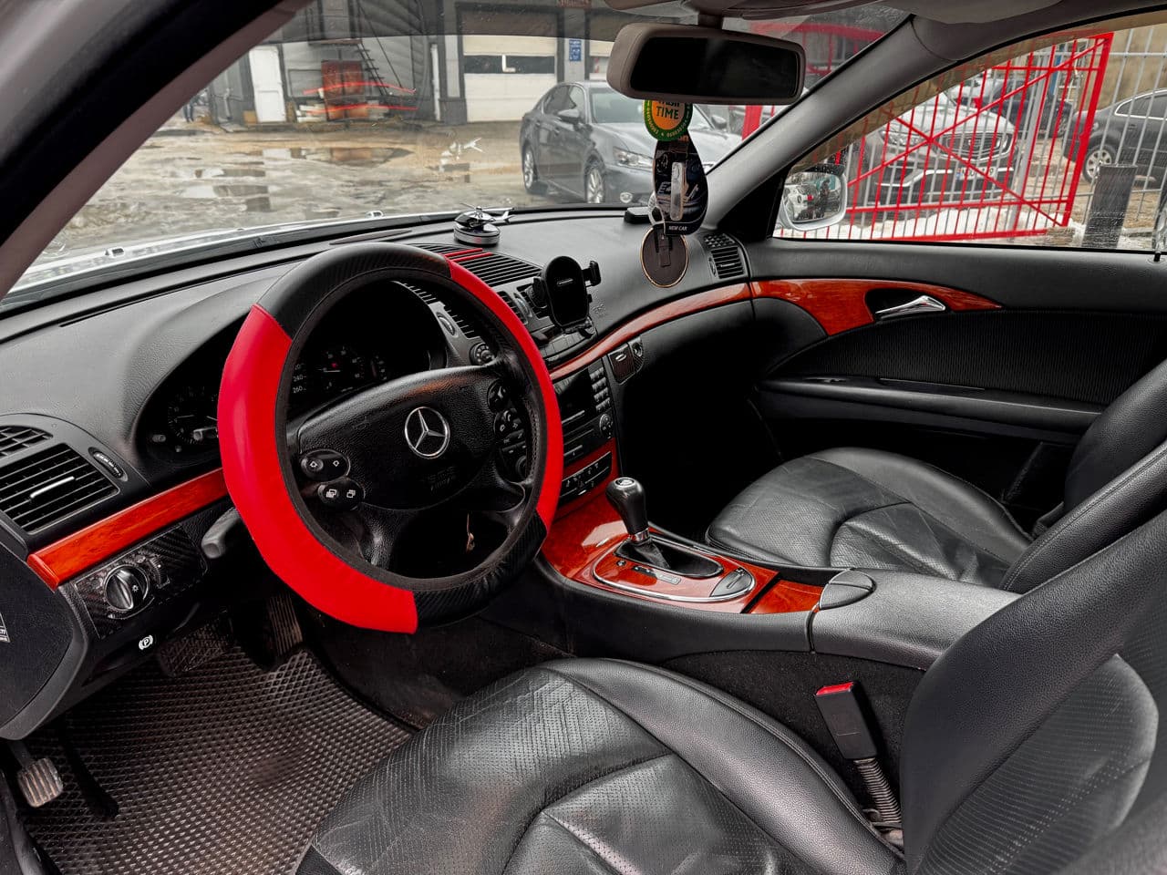 Mercedes E 200 2007 — Миниатюра 6