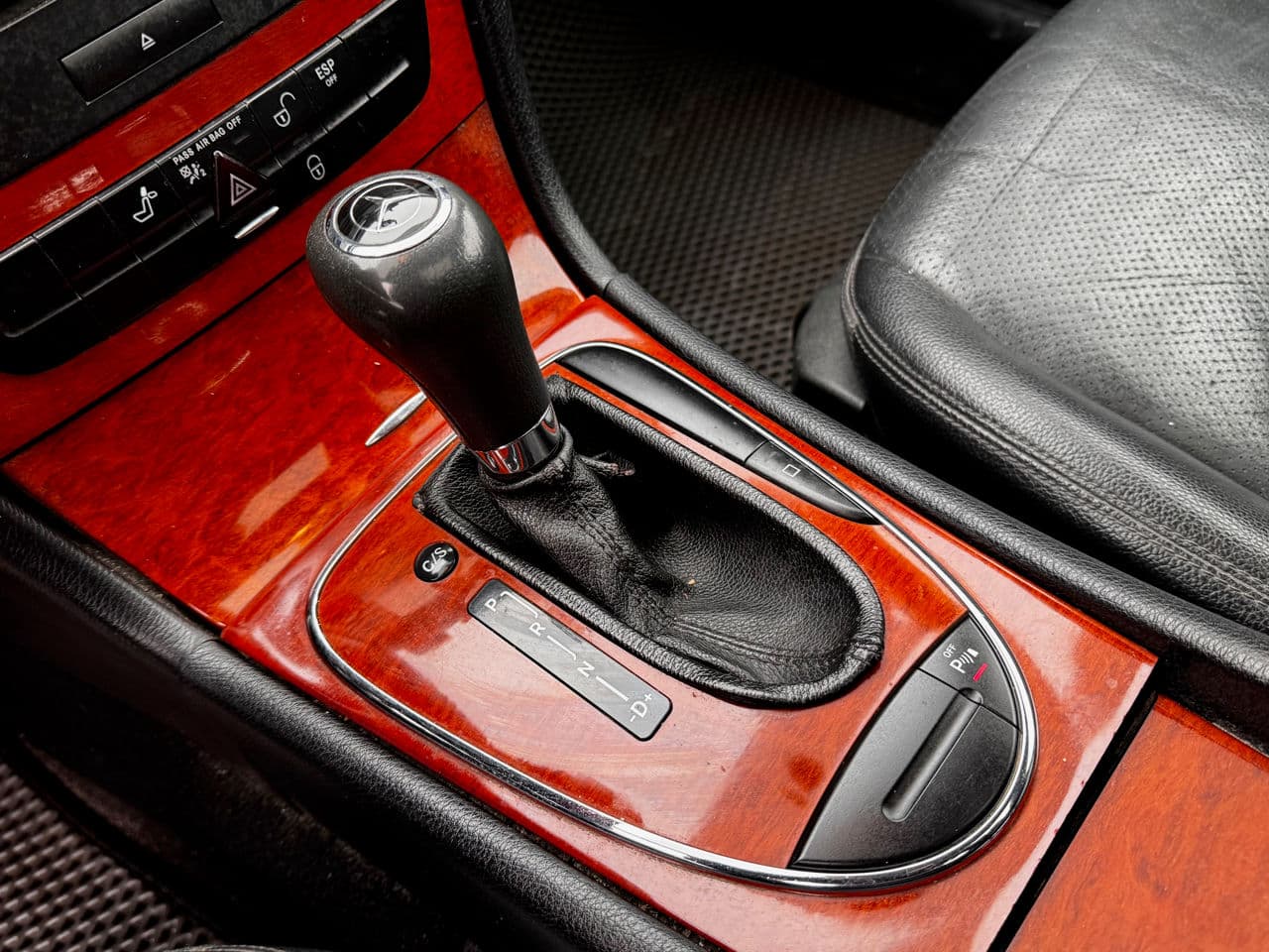 Mercedes E 200 2007 — Миниатюра 12