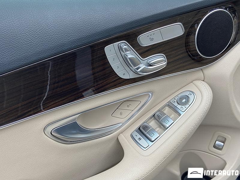 Mercedes C 300 2018 — Миниатюра 8