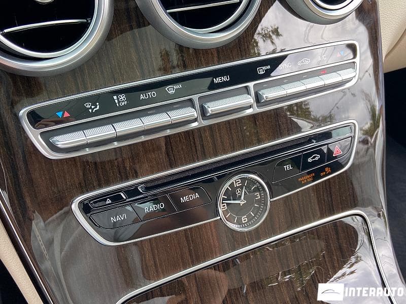 Mercedes C 300 2018 — Миниатюра 16