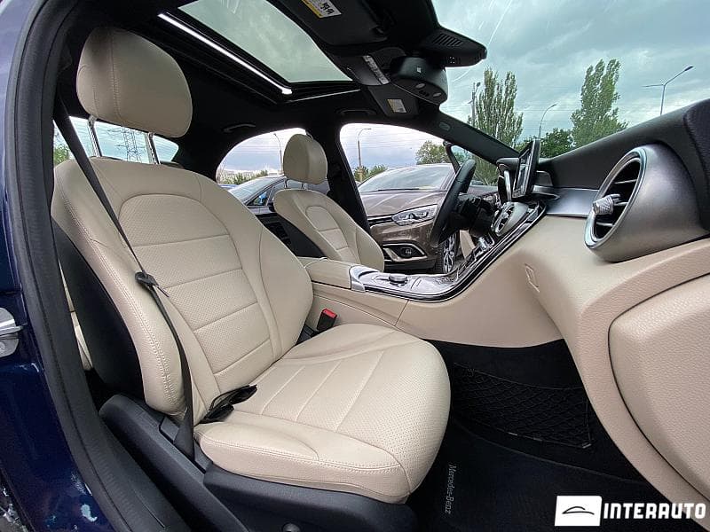 Mercedes C 300 2018 — Миниатюра 21