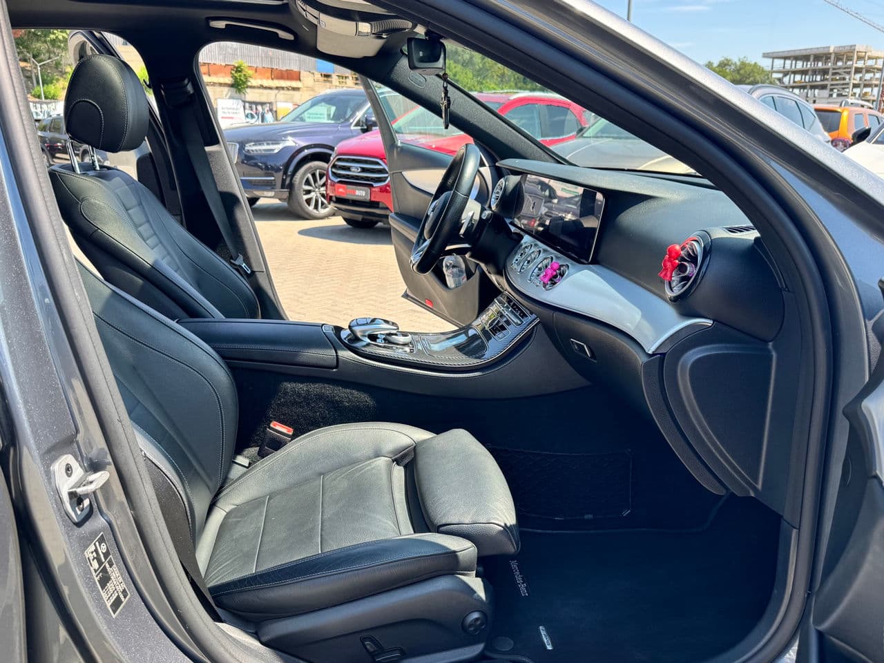 Mercedes E 300 2019 — Миниатюра 18