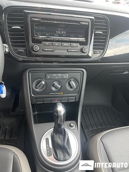 2015 Volkswagen Beetle — Miniatură 14