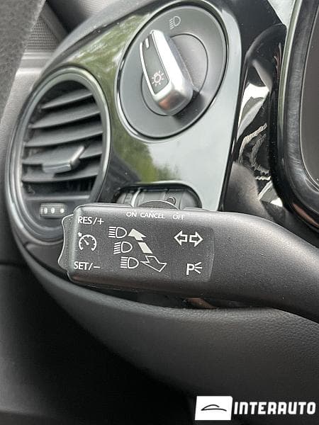 2015 Volkswagen Beetle — Miniatură 13