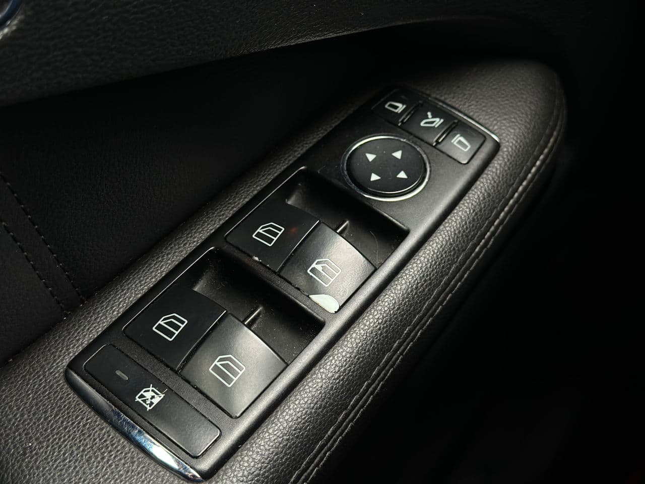 Mercedes E 220 2009 — Миниатюра 8