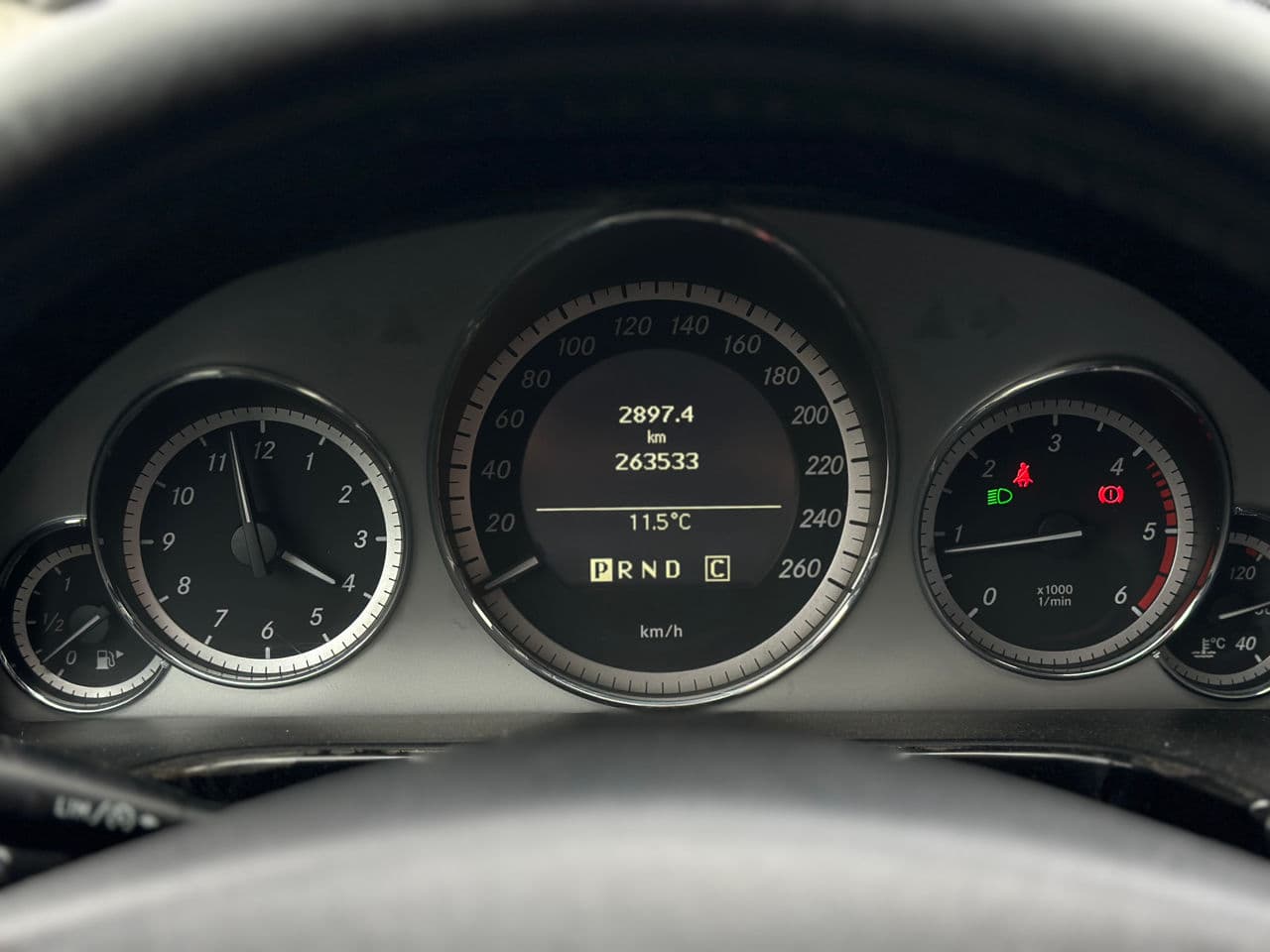 Mercedes E 220 2009 — Миниатюра 10