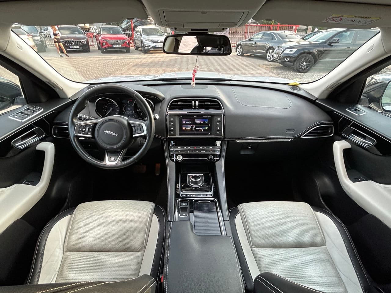 Jaguar F-Pace 2016 — Миниатюра 10