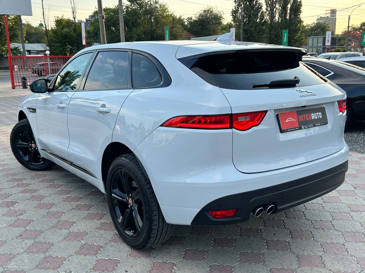 Jaguar F-Pace 2016 — Миниатюра 2