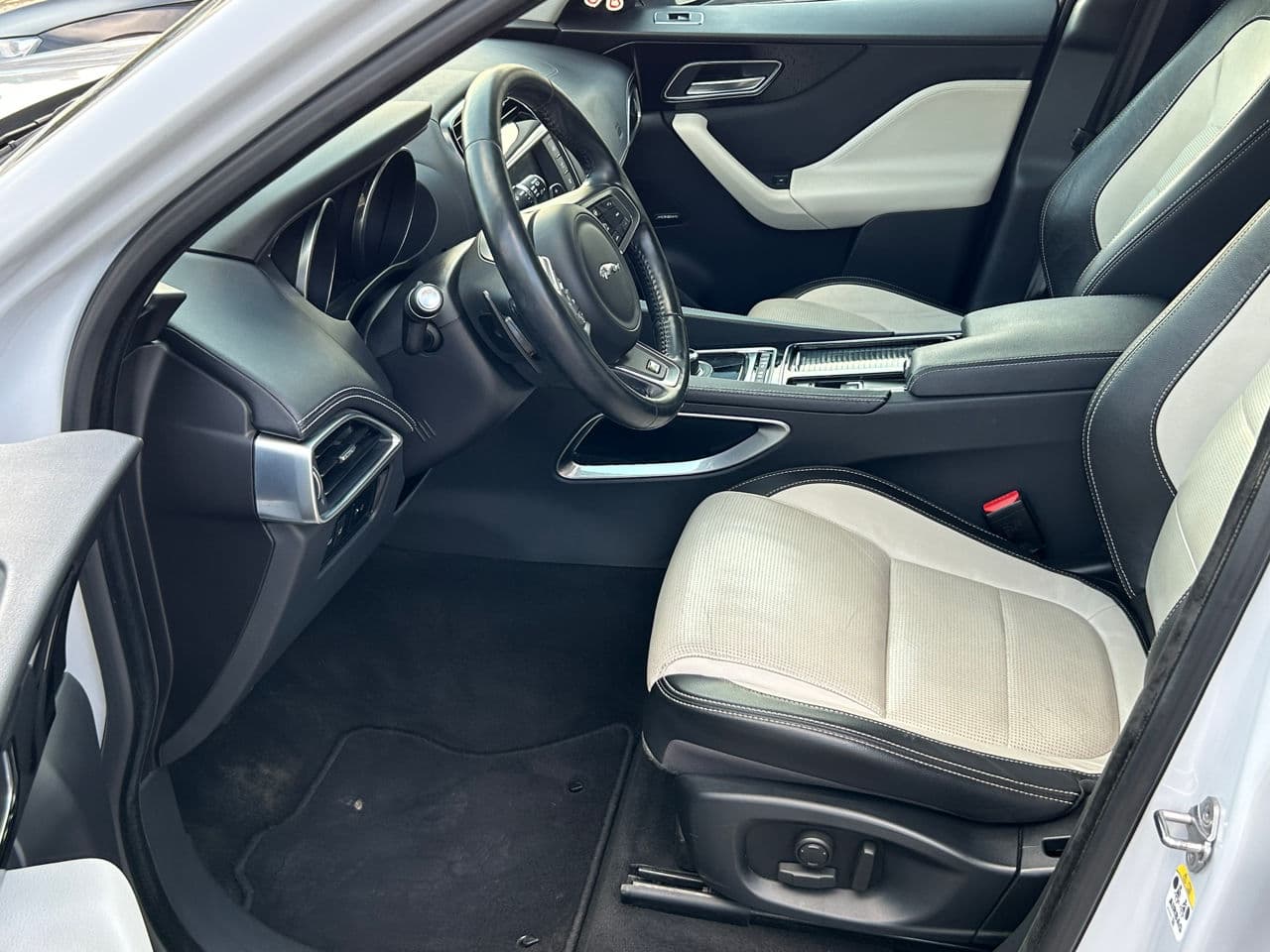 Jaguar F-Pace 2016 — Миниатюра 9