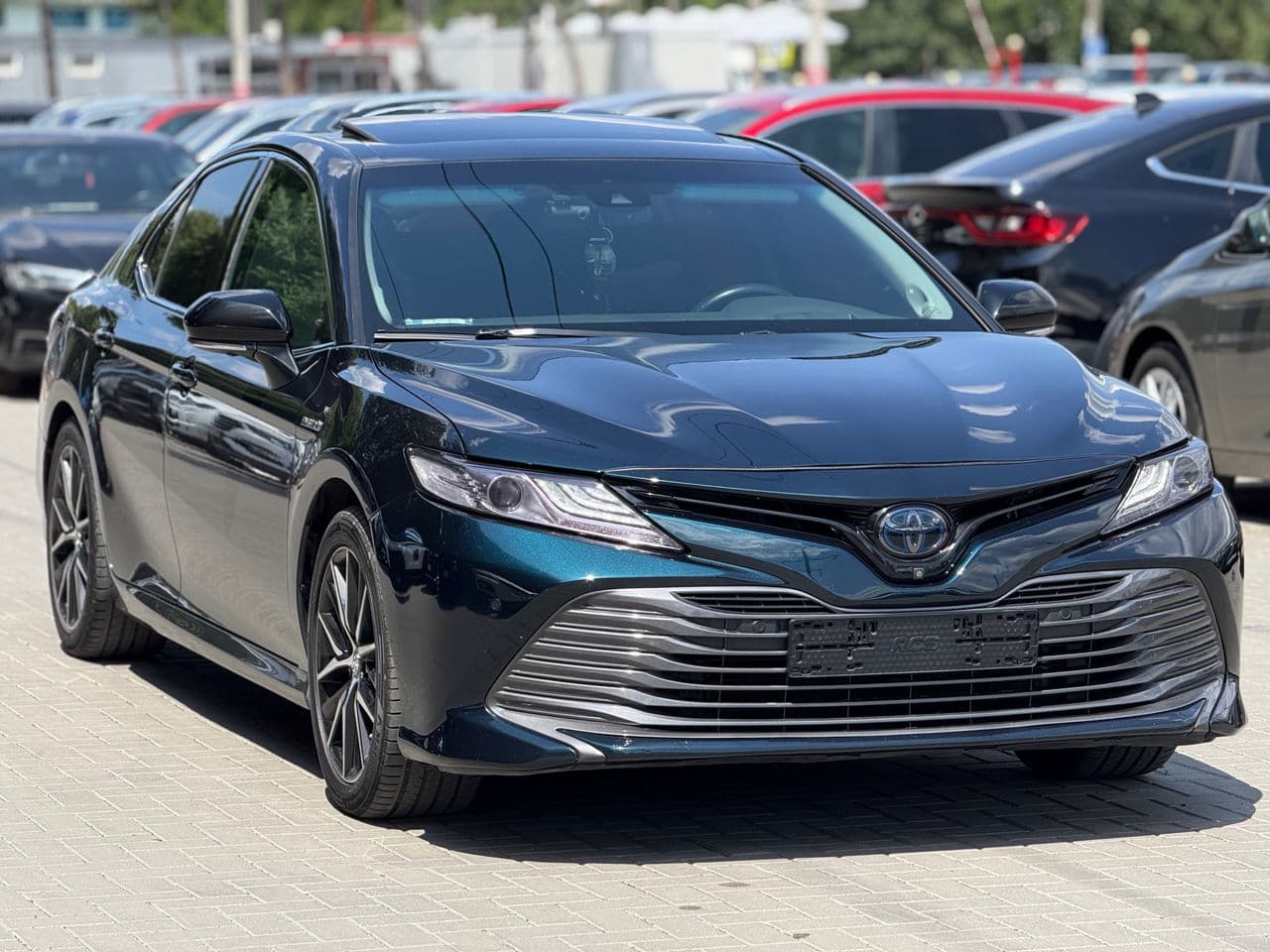 Toyota Camry 2018 — Миниатюра 3