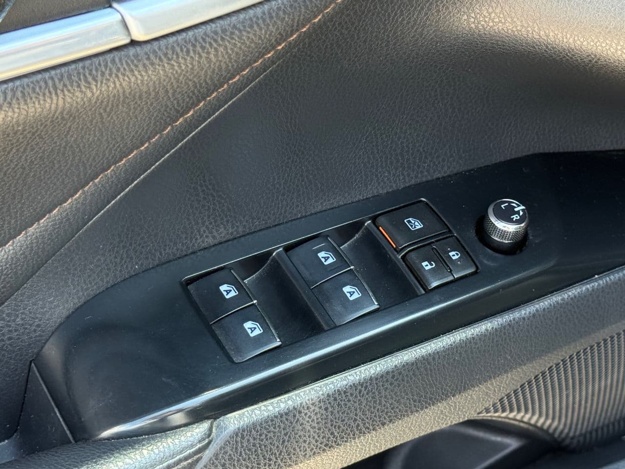 Toyota Camry 2018 — Миниатюра 8
