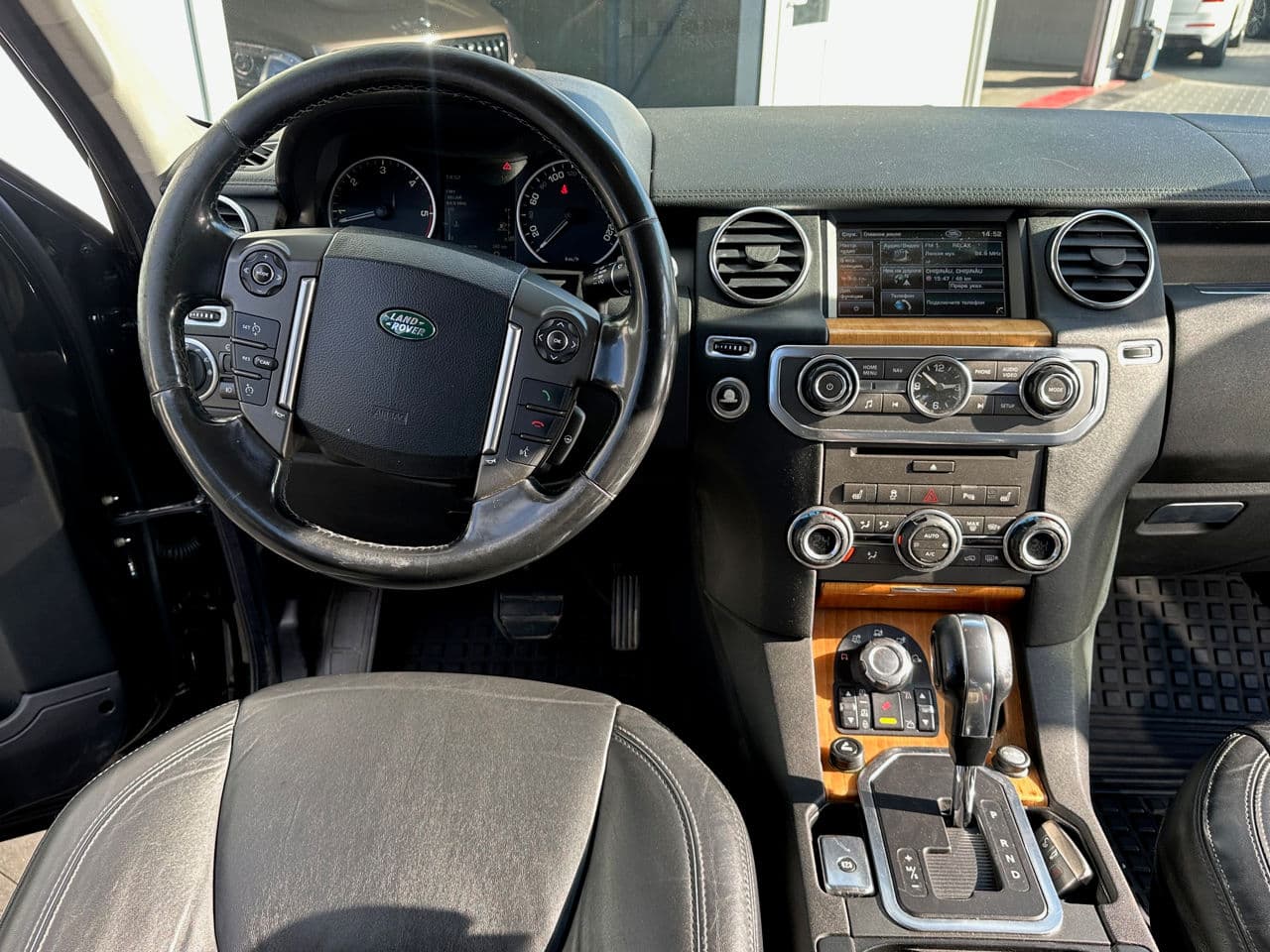Land Rover Discovery 2012 — Миниатюра 6