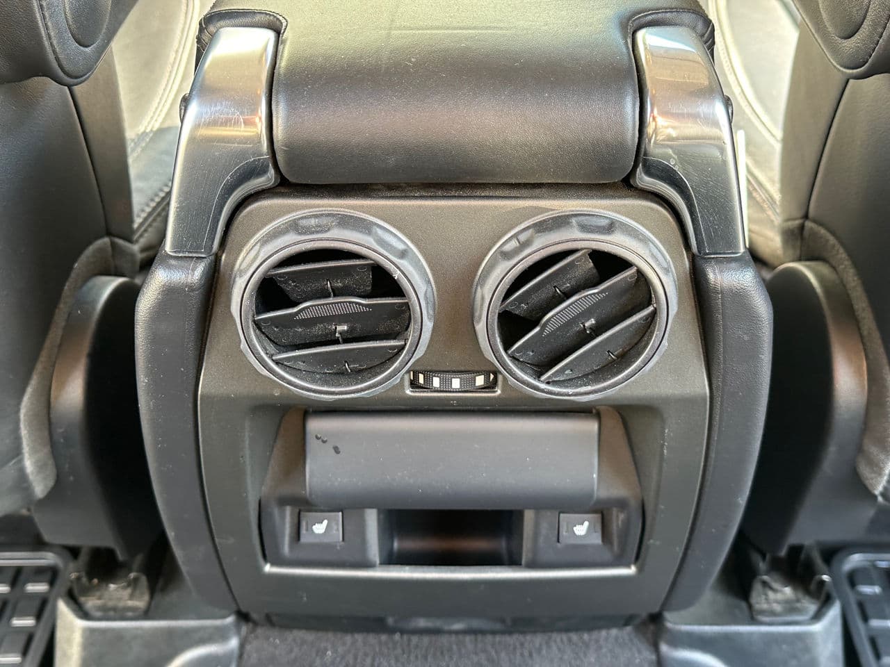 Land Rover Discovery 2012 — Миниатюра 18