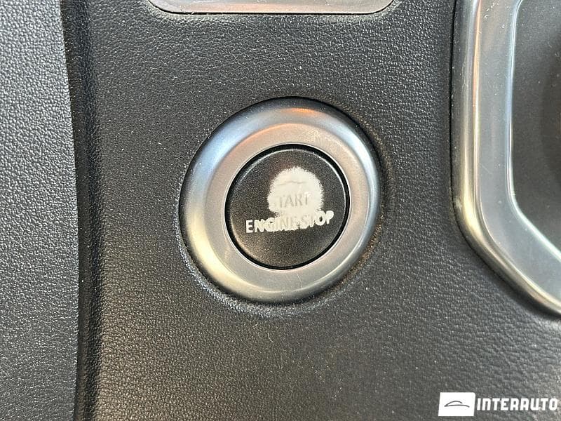 Land Rover Discovery 2012 — Миниатюра 13