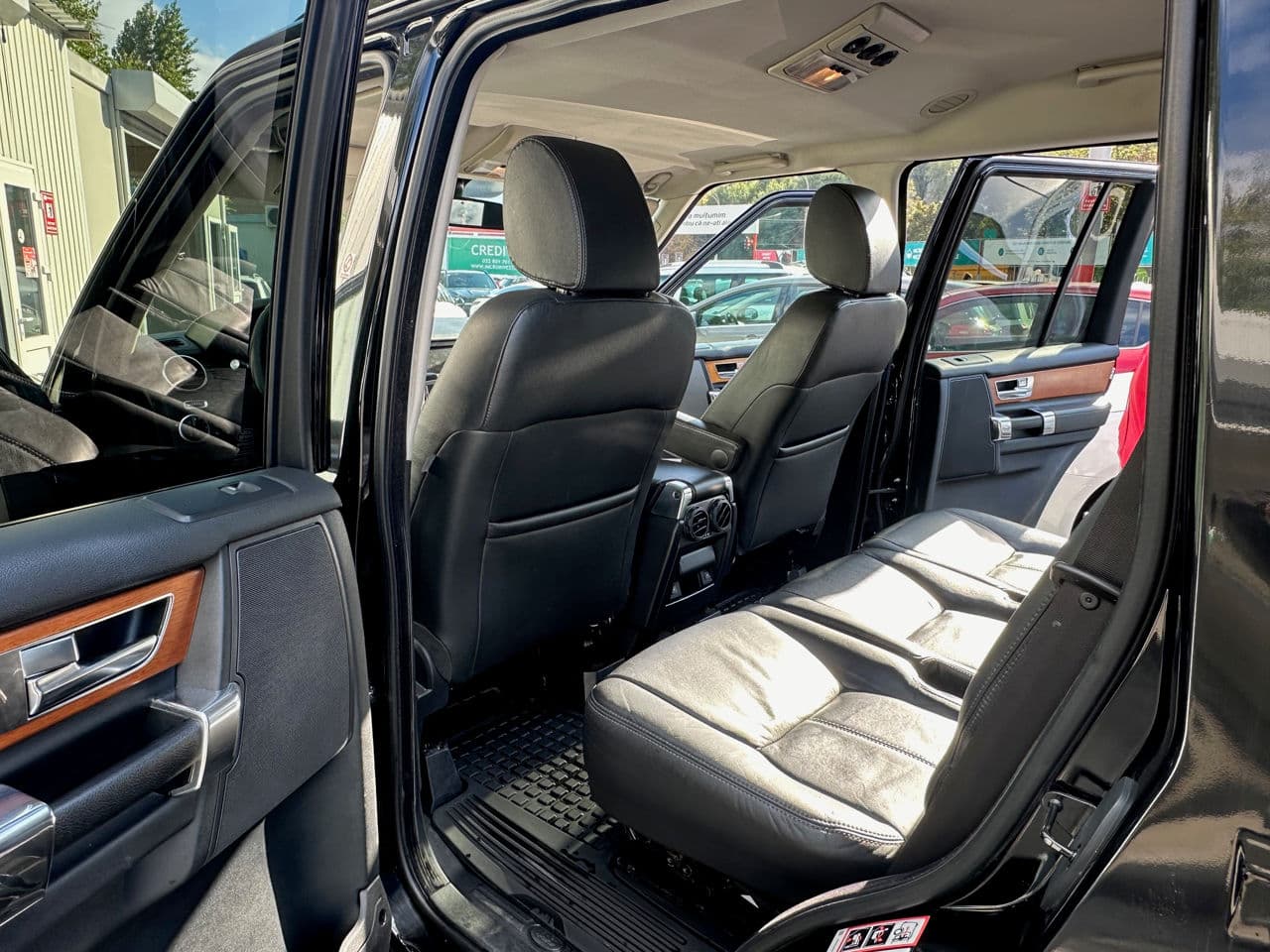 Land Rover Discovery 2012 — Миниатюра 19