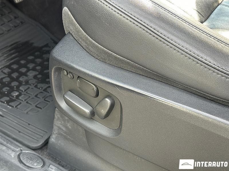 Land Rover Discovery 2012 — Миниатюра 17