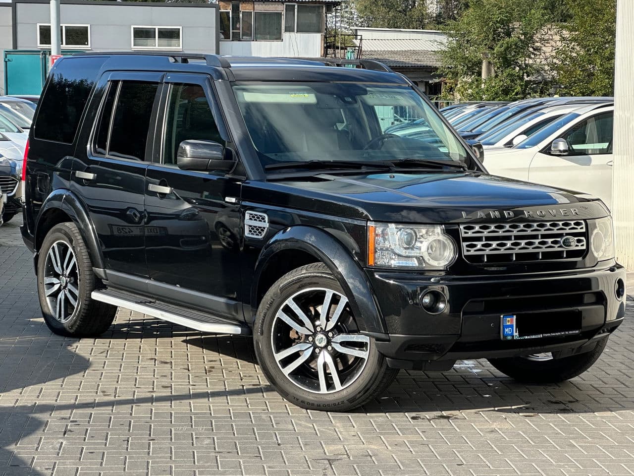 Land Rover Discovery 2012 — Миниатюра 2