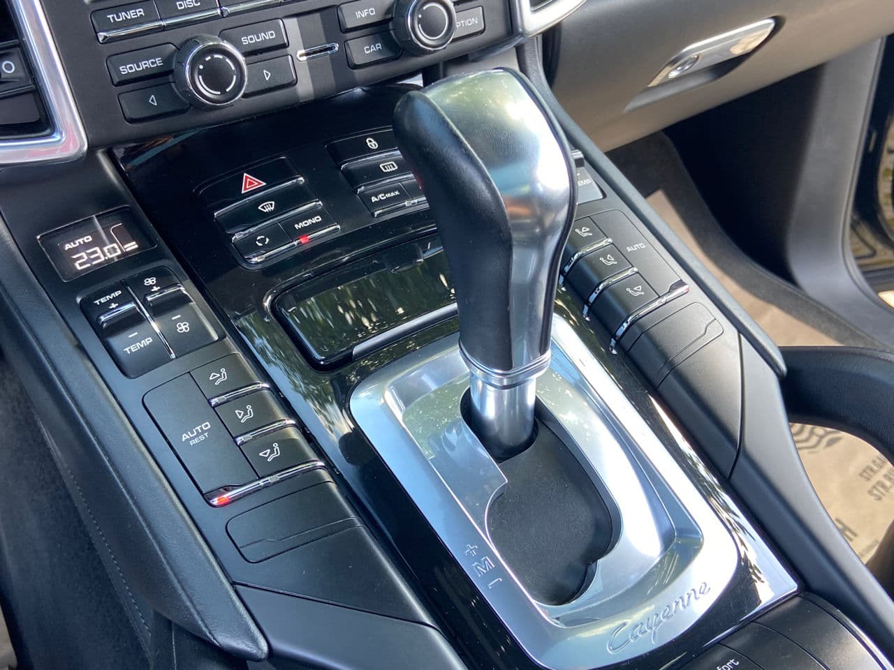 Porsche Cayenne S Hybrid 2011 — Миниатюра 12
