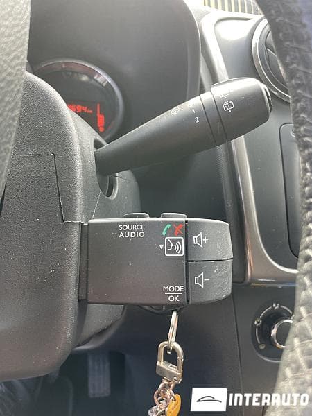 2016 Dacia Sandero — Miniatură 13
